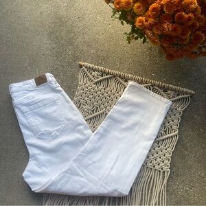 American Eagle White Distressed Jeans Size 10